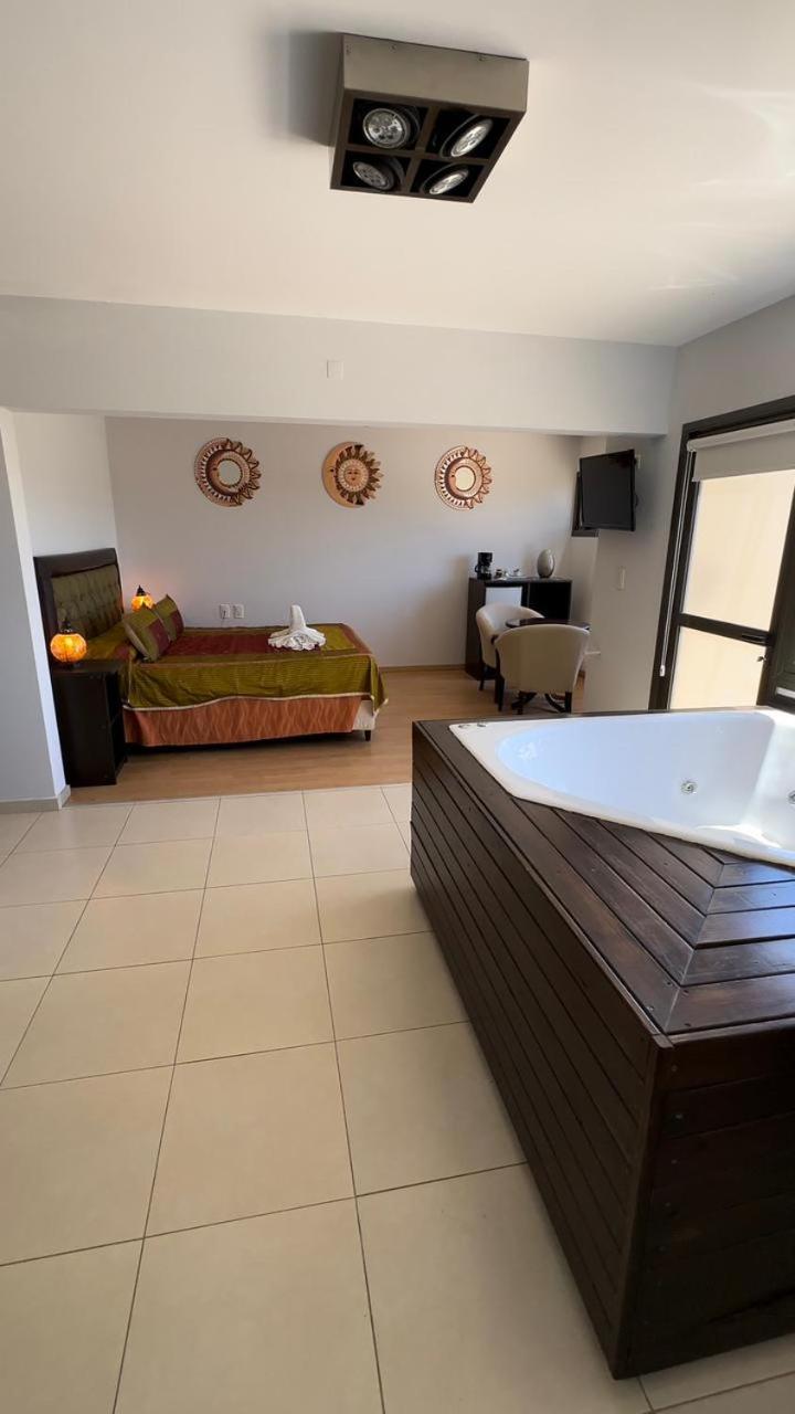 Complejo Riro Namaste Hotel San Antonio de Arredondo Buitenkant foto